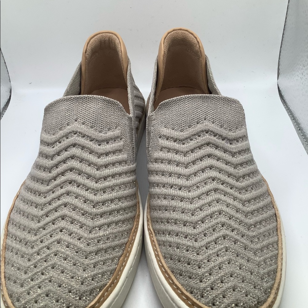 Shoes - Picture 2 of 3